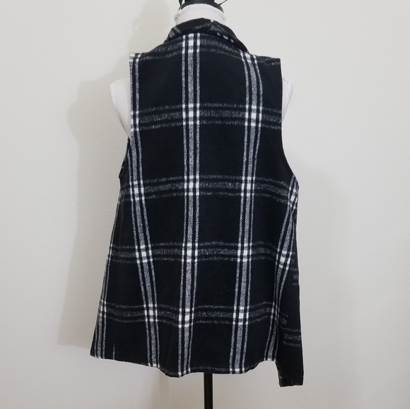 TCEC color block, plaid, sleeveless cardigan - Picture 3 of 4